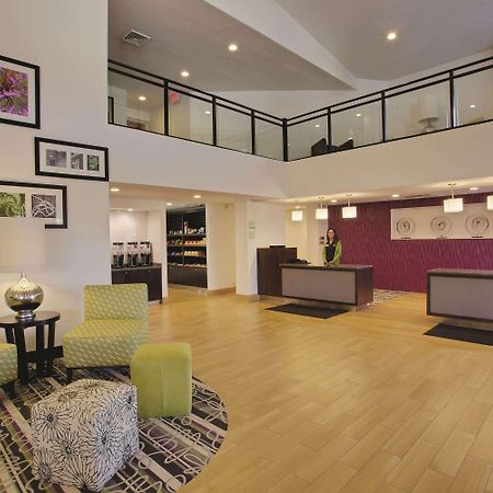 La Quinta Inn & Suites By Wyndham Detroit Metro Airport Romulus Dış mekan fotoğraf