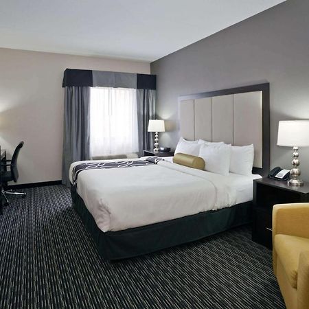 La Quinta Inn & Suites By Wyndham Detroit Metro Airport Romulus Dış mekan fotoğraf