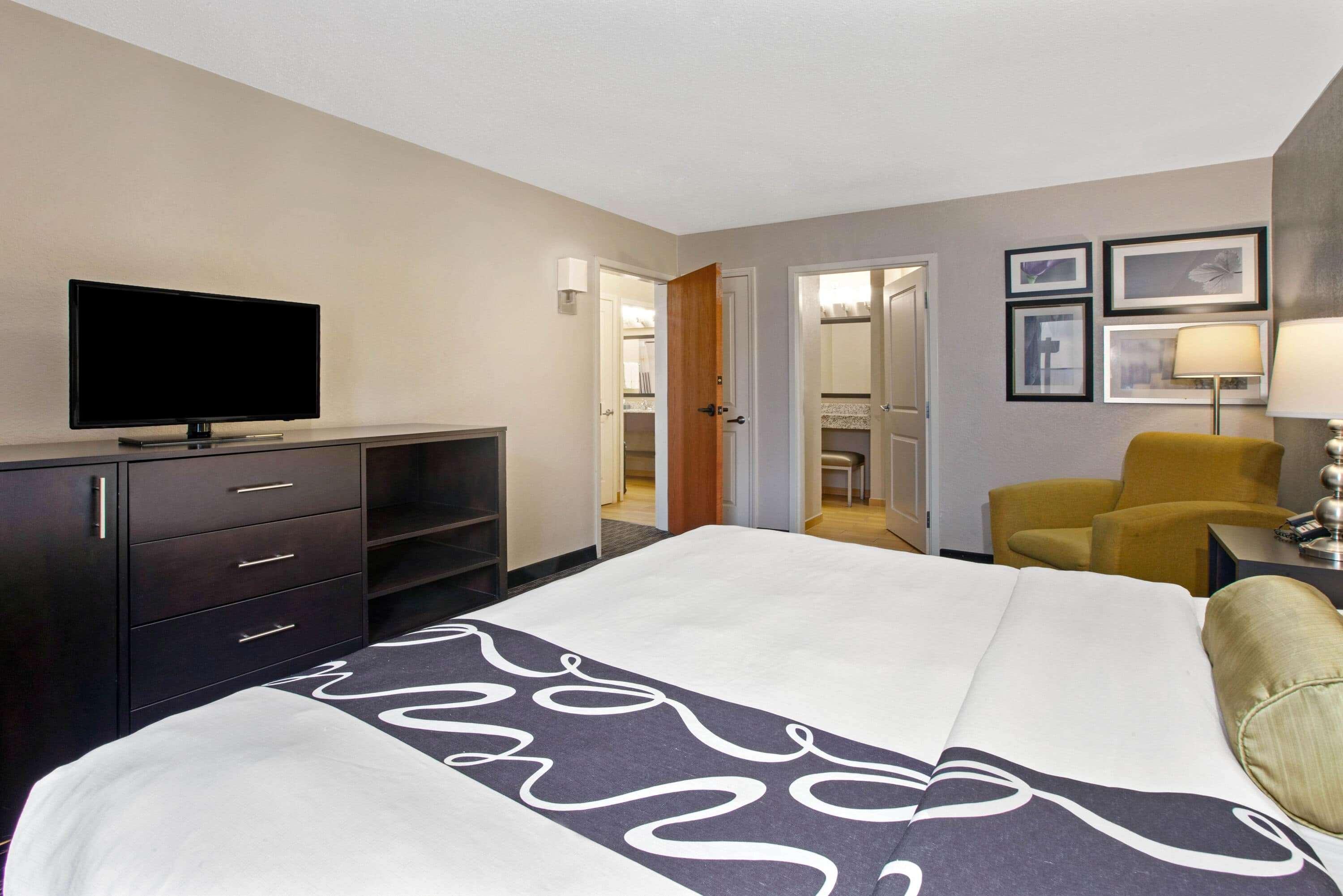 La Quinta Inn & Suites By Wyndham Detroit Metro Airport Romulus Dış mekan fotoğraf