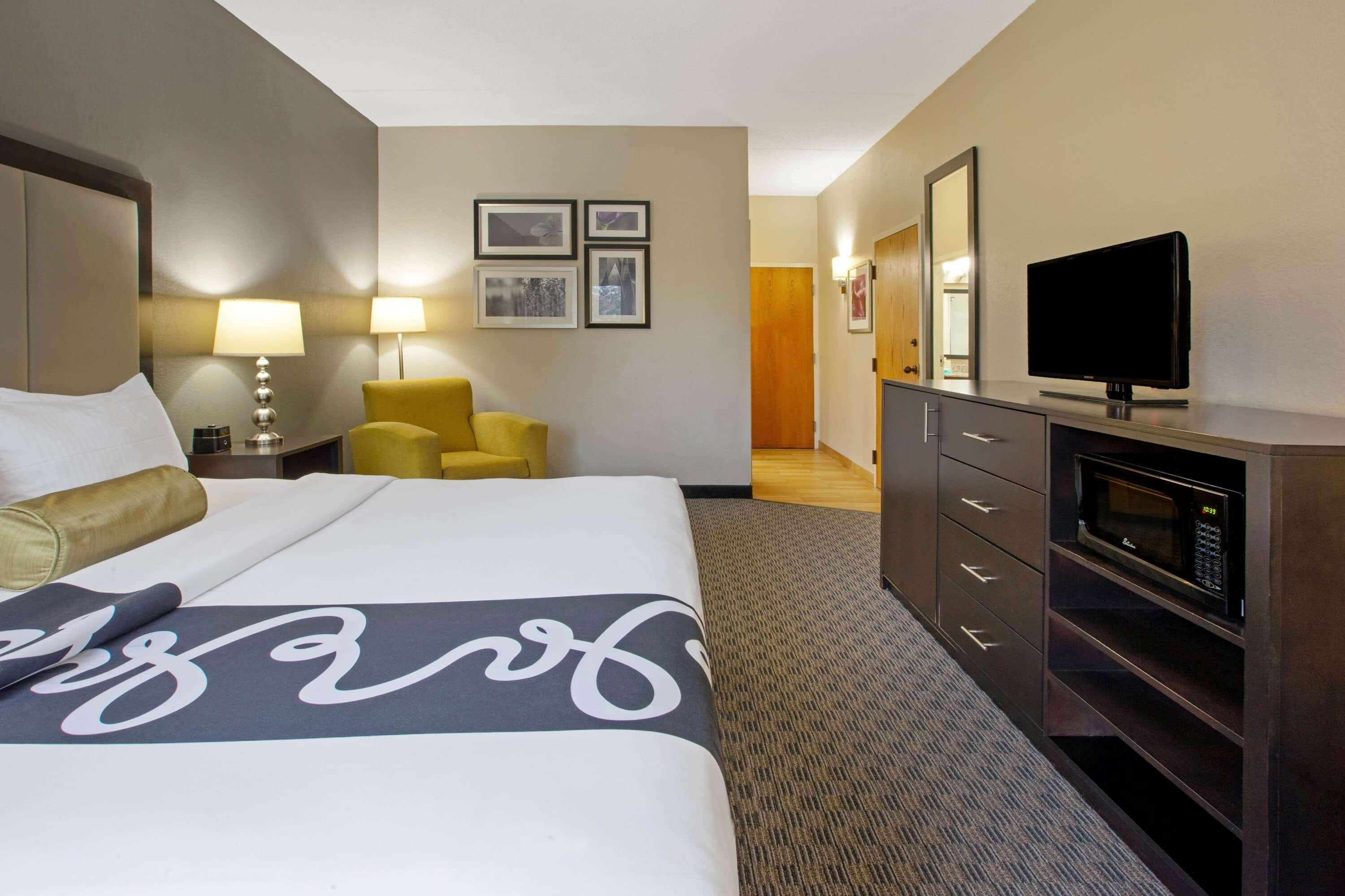 La Quinta Inn & Suites By Wyndham Detroit Metro Airport Romulus Dış mekan fotoğraf