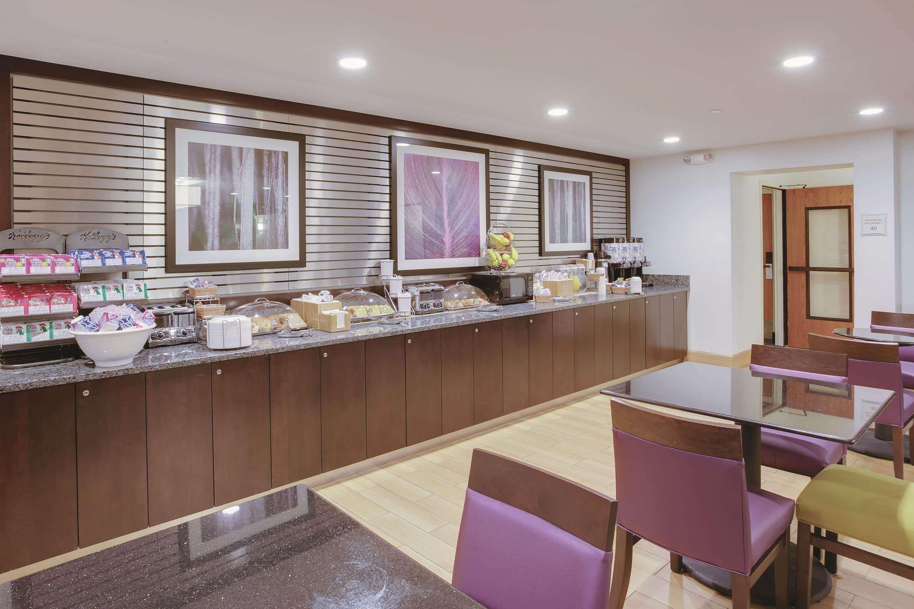 La Quinta Inn & Suites By Wyndham Detroit Metro Airport Romulus Dış mekan fotoğraf
