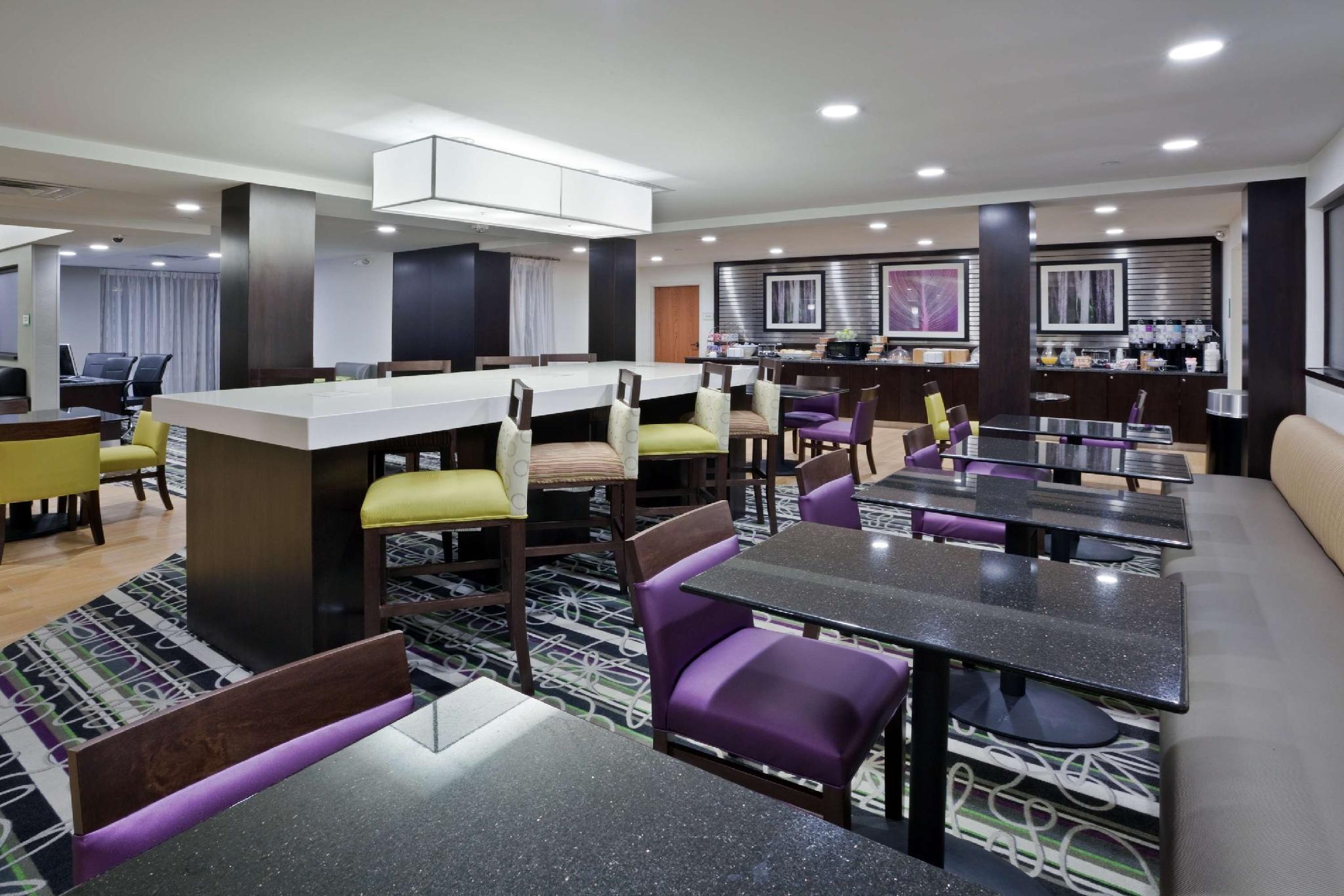 La Quinta Inn & Suites By Wyndham Detroit Metro Airport Romulus Dış mekan fotoğraf