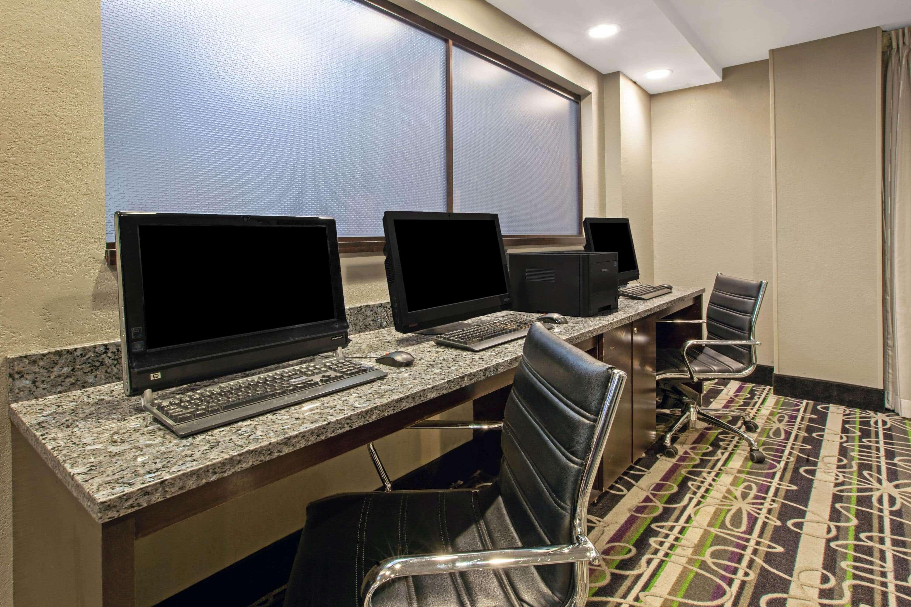 La Quinta Inn & Suites By Wyndham Detroit Metro Airport Romulus Dış mekan fotoğraf