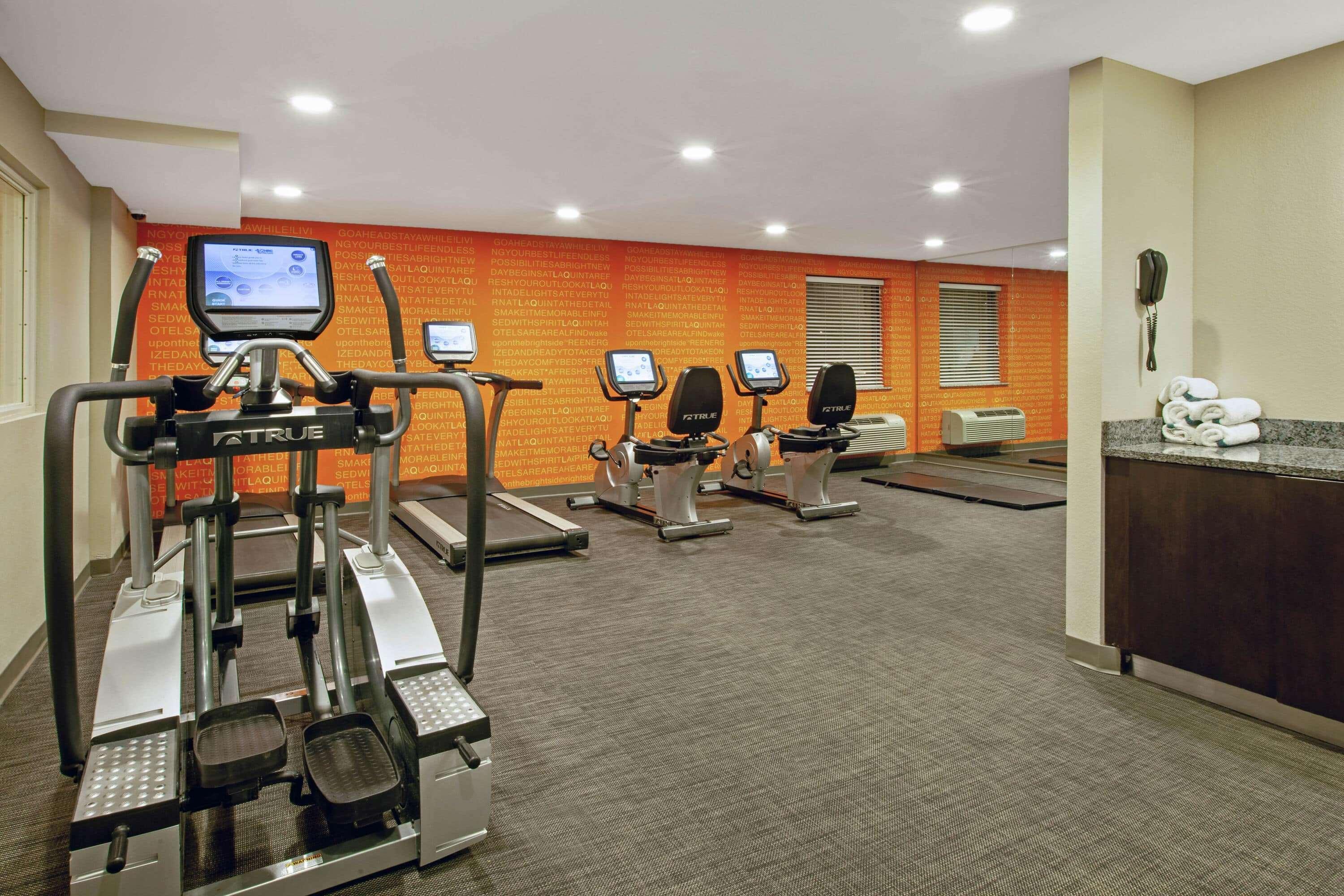 La Quinta Inn & Suites By Wyndham Detroit Metro Airport Romulus Dış mekan fotoğraf