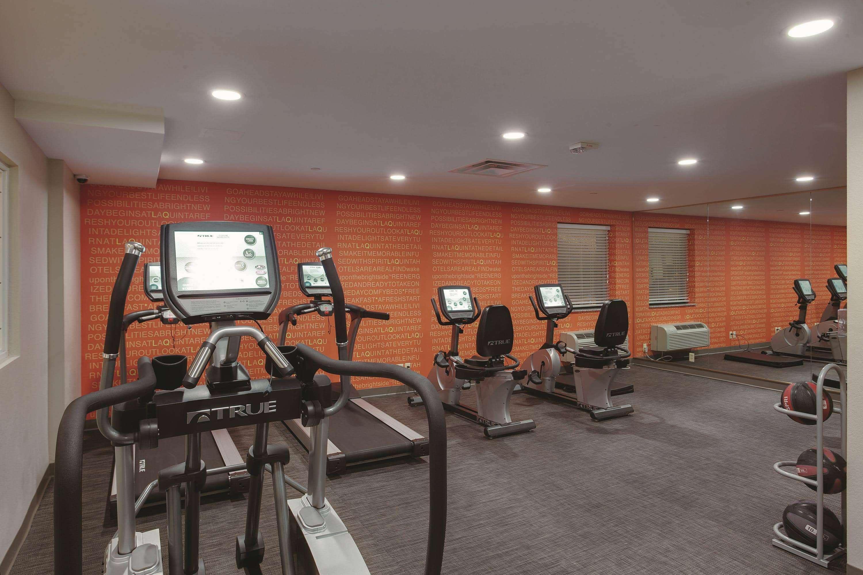 La Quinta Inn & Suites By Wyndham Detroit Metro Airport Romulus Dış mekan fotoğraf