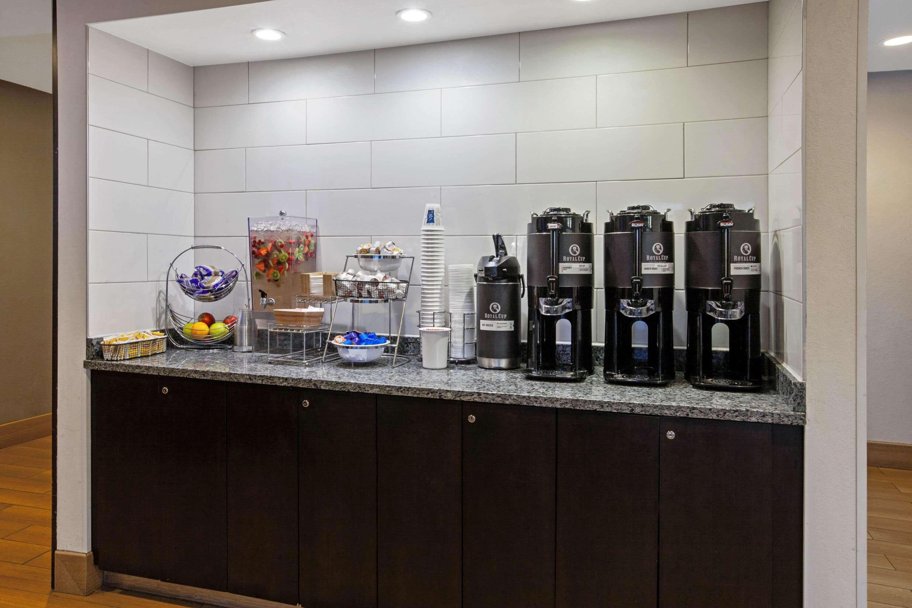 La Quinta Inn & Suites By Wyndham Detroit Metro Airport Romulus Dış mekan fotoğraf