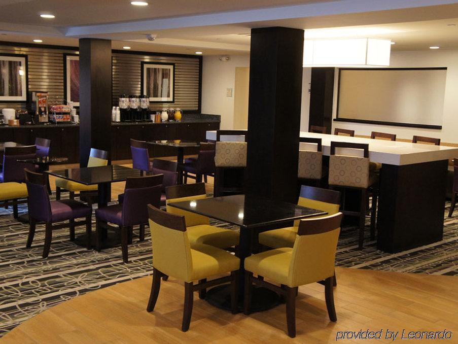 La Quinta Inn & Suites By Wyndham Detroit Metro Airport Romulus Dış mekan fotoğraf